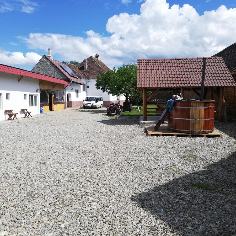 Casa Din Barcut Guest House Exterior photo