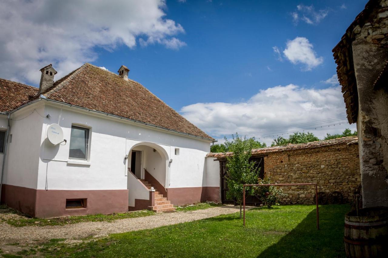Casa Din Barcut Guest House Exterior photo