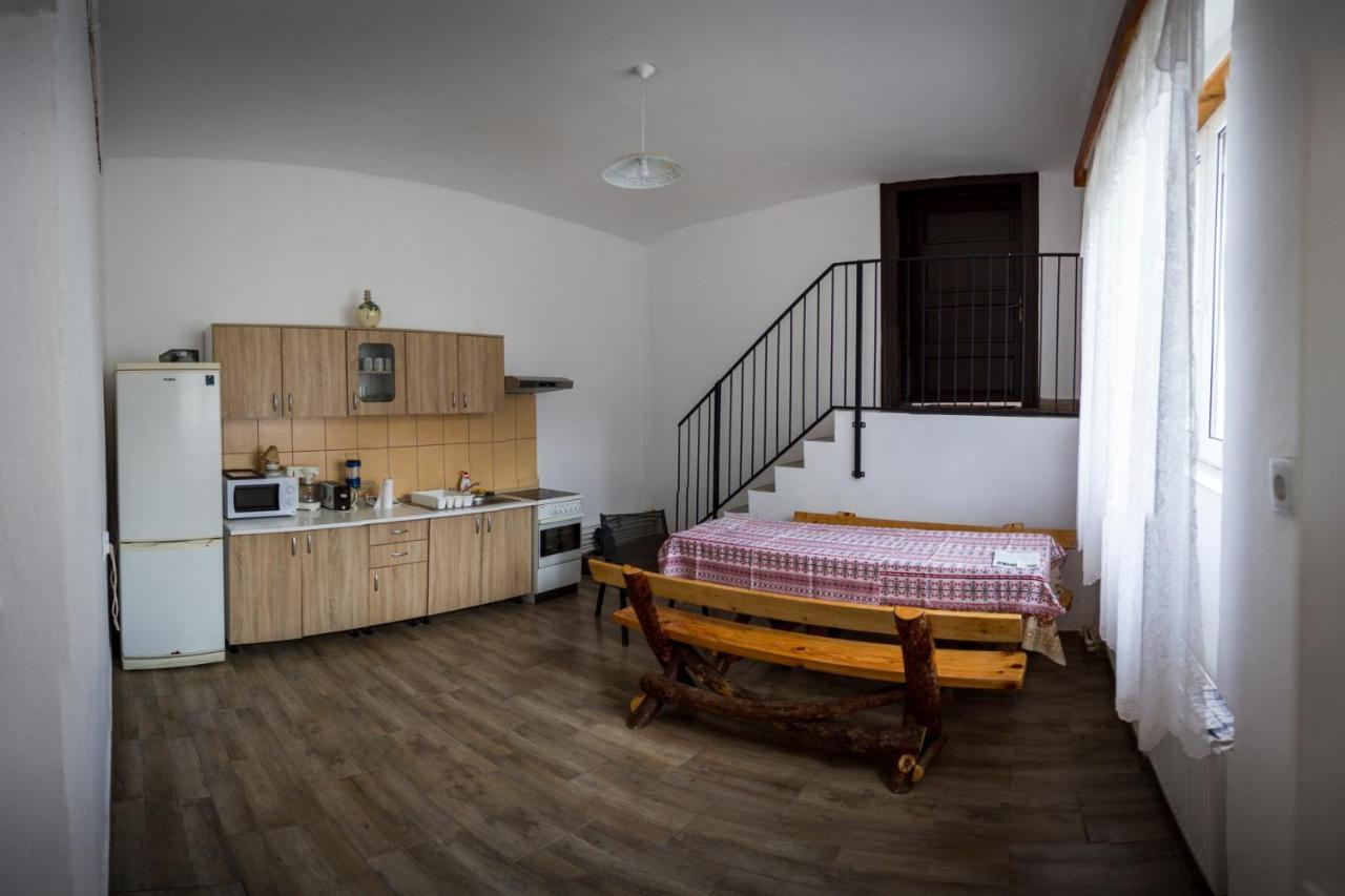 Casa Din Barcut Guest House Exterior photo